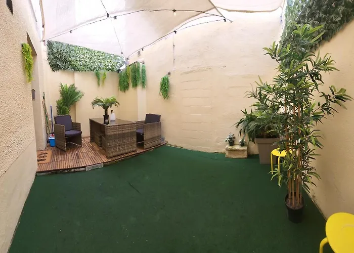 Paris Malakoff Garden Apartments